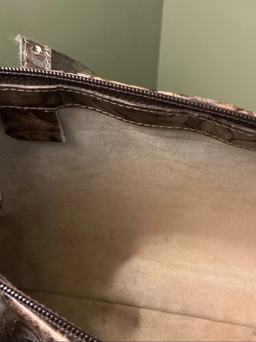 Brahmin Vintage 1990’s Elouise Rose Embossed Leather Chocolate Shoulder Bag EUC